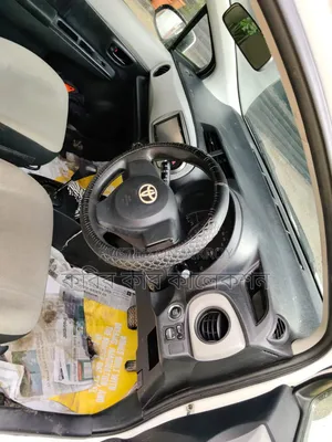 Toyota Vitz 2012 White