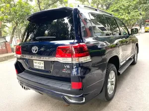 Toyota Land Cruiser 4.5 V8 VXR 2018 Blue
