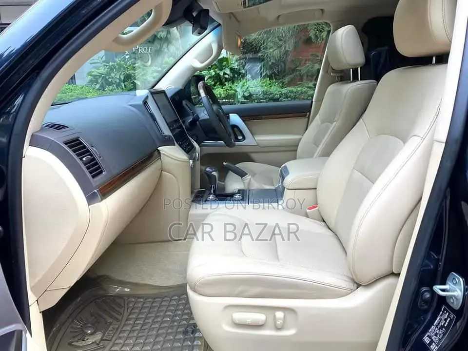 Toyota Land Cruiser 4.5 V8 VXR 2018 Blue