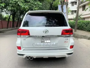 Toyota Land Cruiser 4.5 V8 VXR 2016 White