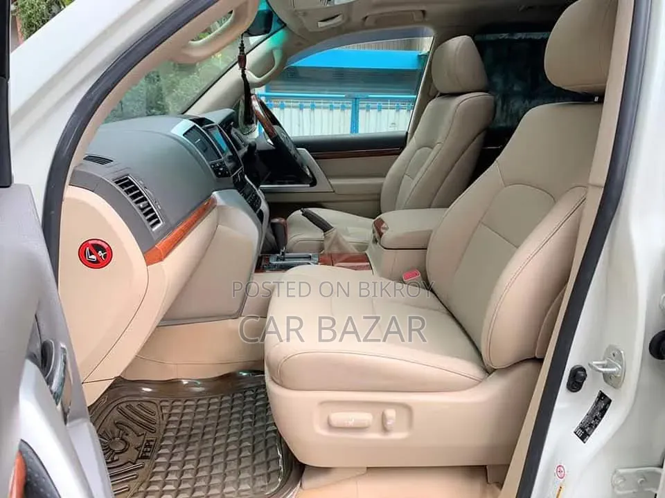 Toyota Land Cruiser 4.5 V8 VXR 2016 White