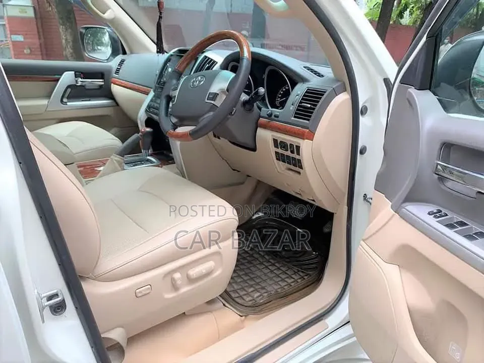 Toyota Land Cruiser 4.5 V8 VXR 2016 White