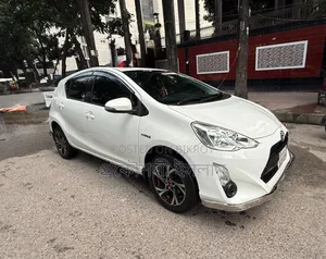 Toyota Aqua 2016 White