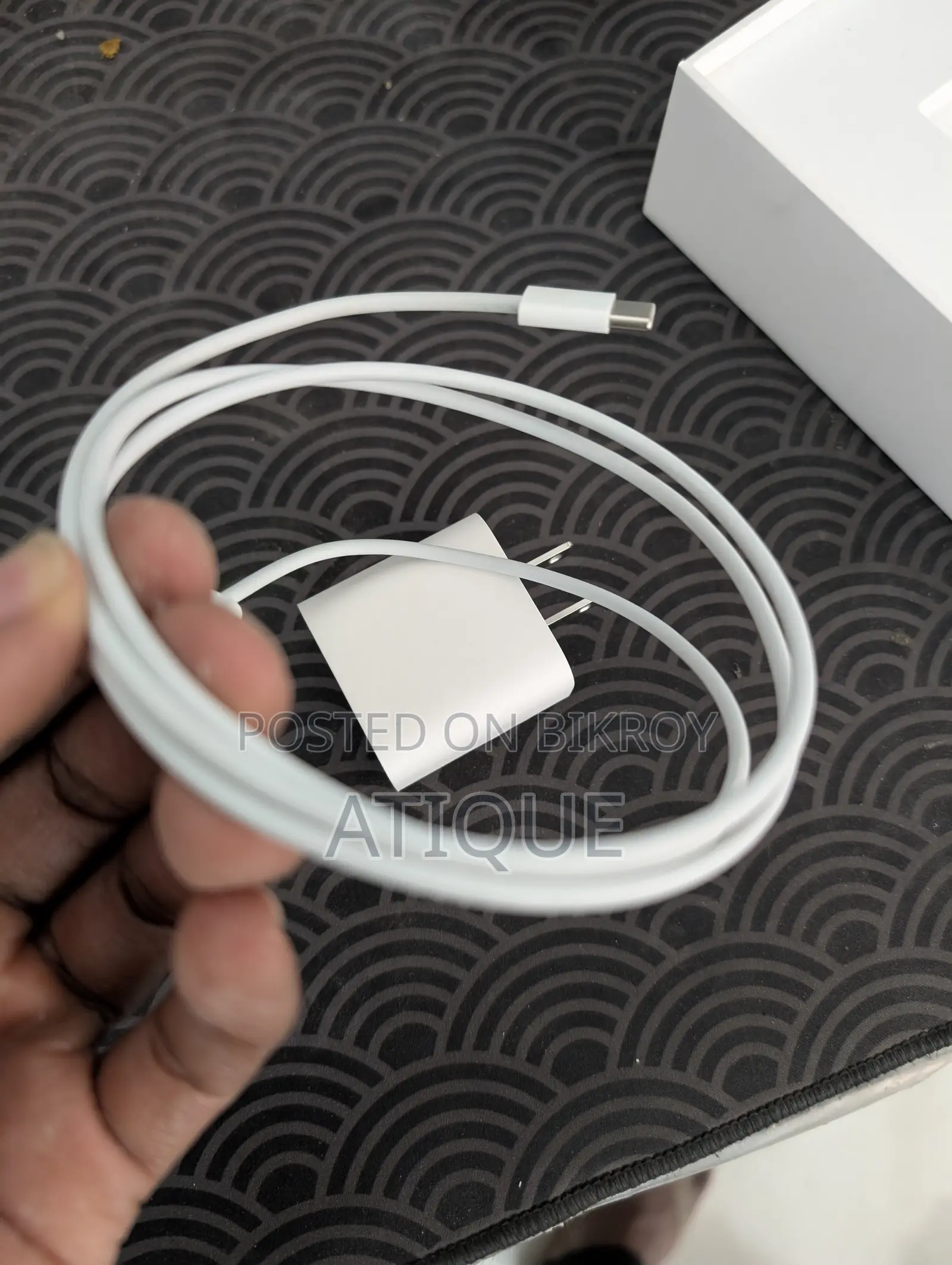 Original Apple 20W Adapter & Type-C Cable