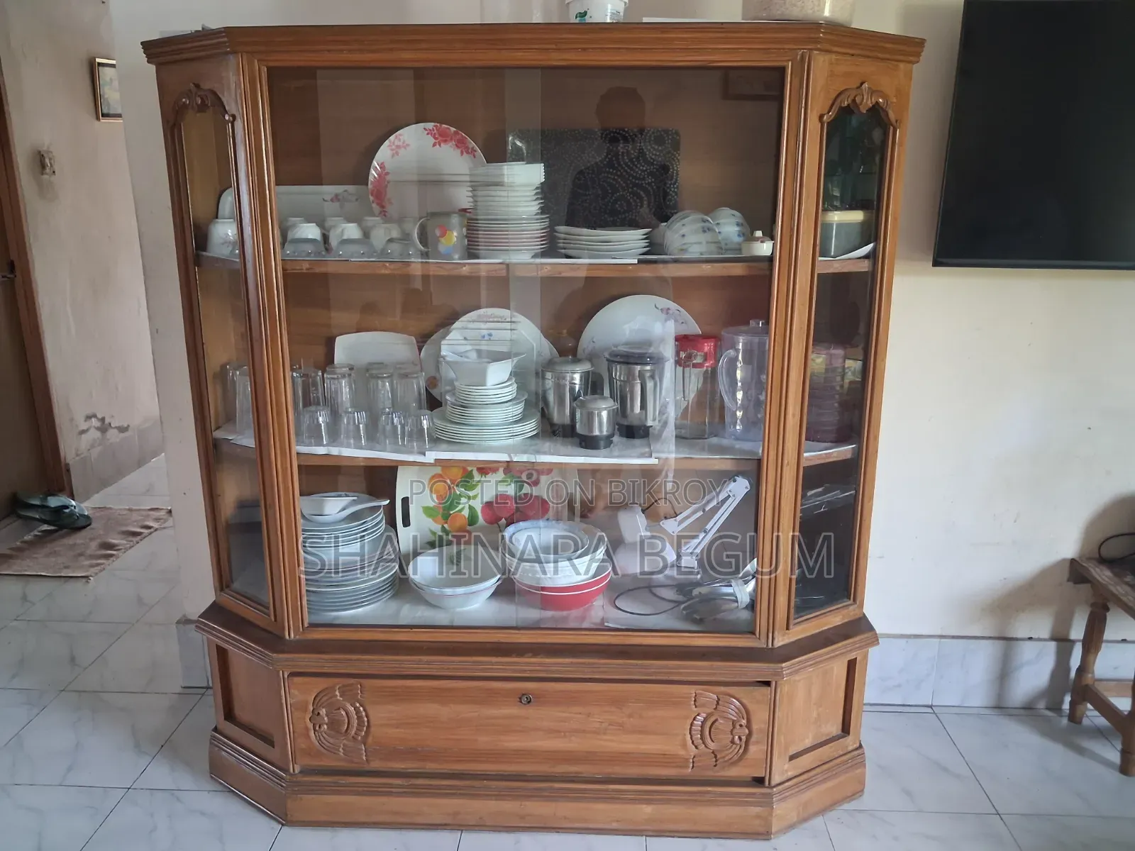 Full Teak Wood Showcase