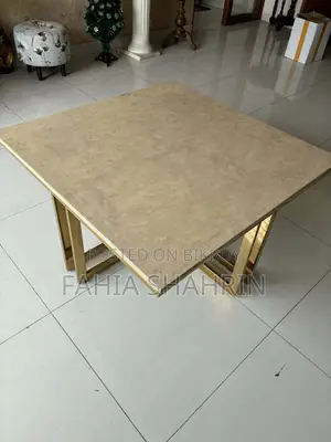 ড্রয়িং রুম বা লিভিং স্পেস টেবিল