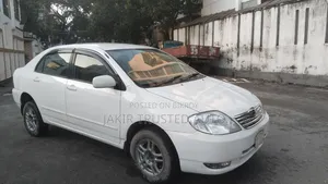 টয়োটা করোল্লা ২০০১ হোয়াইট