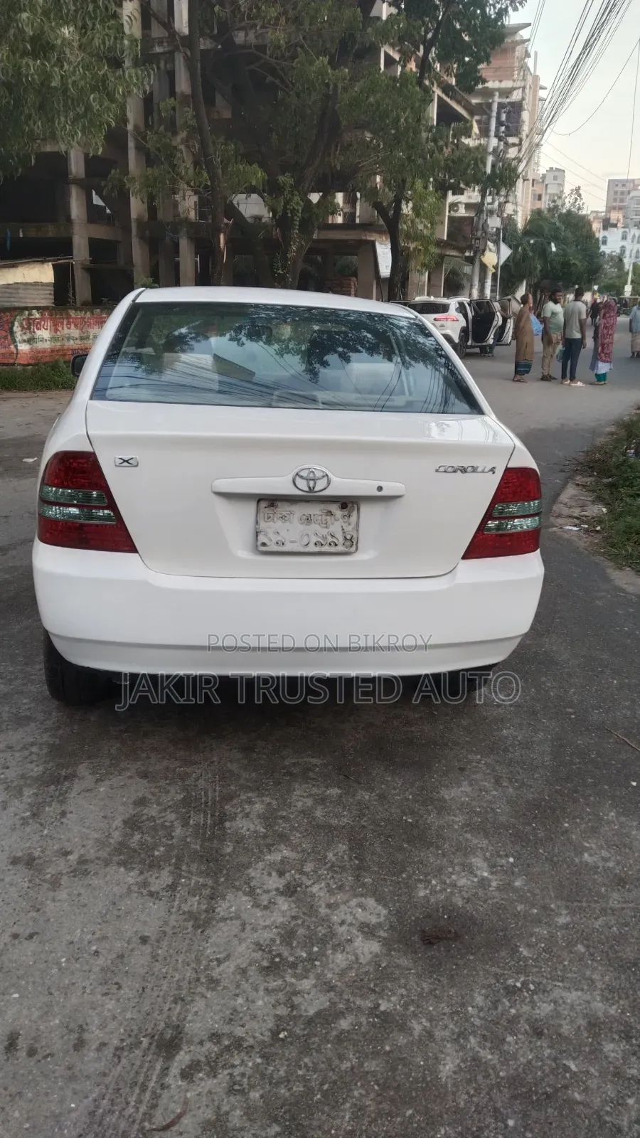 টয়োটা করোল্লা ২০০১ হোয়াইট