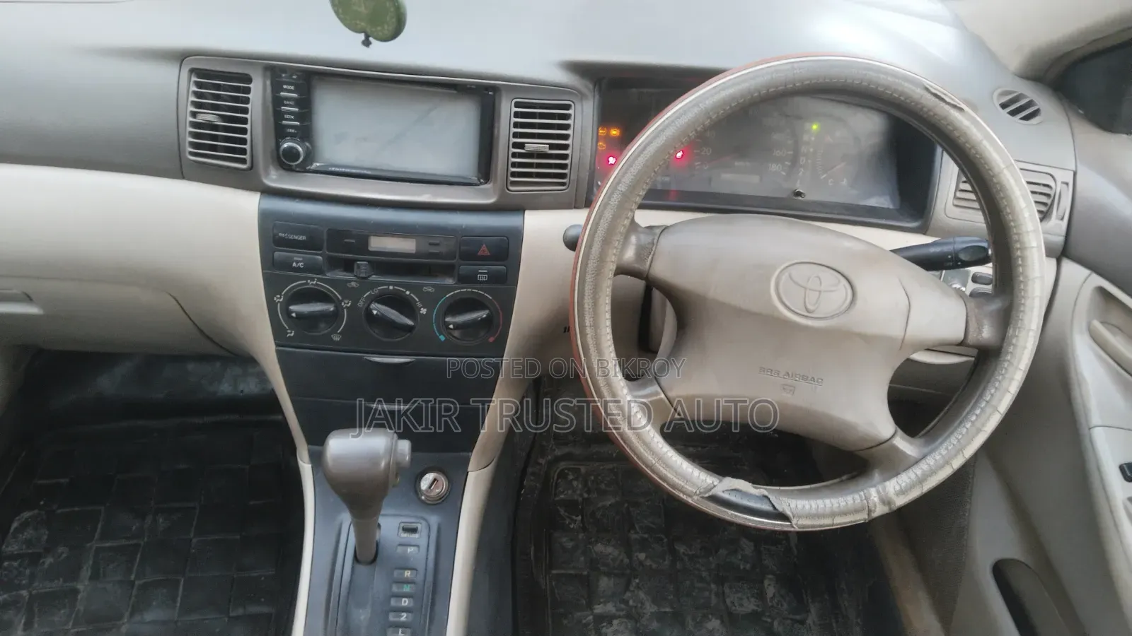 টয়োটা করোল্লা ২০০১ হোয়াইট