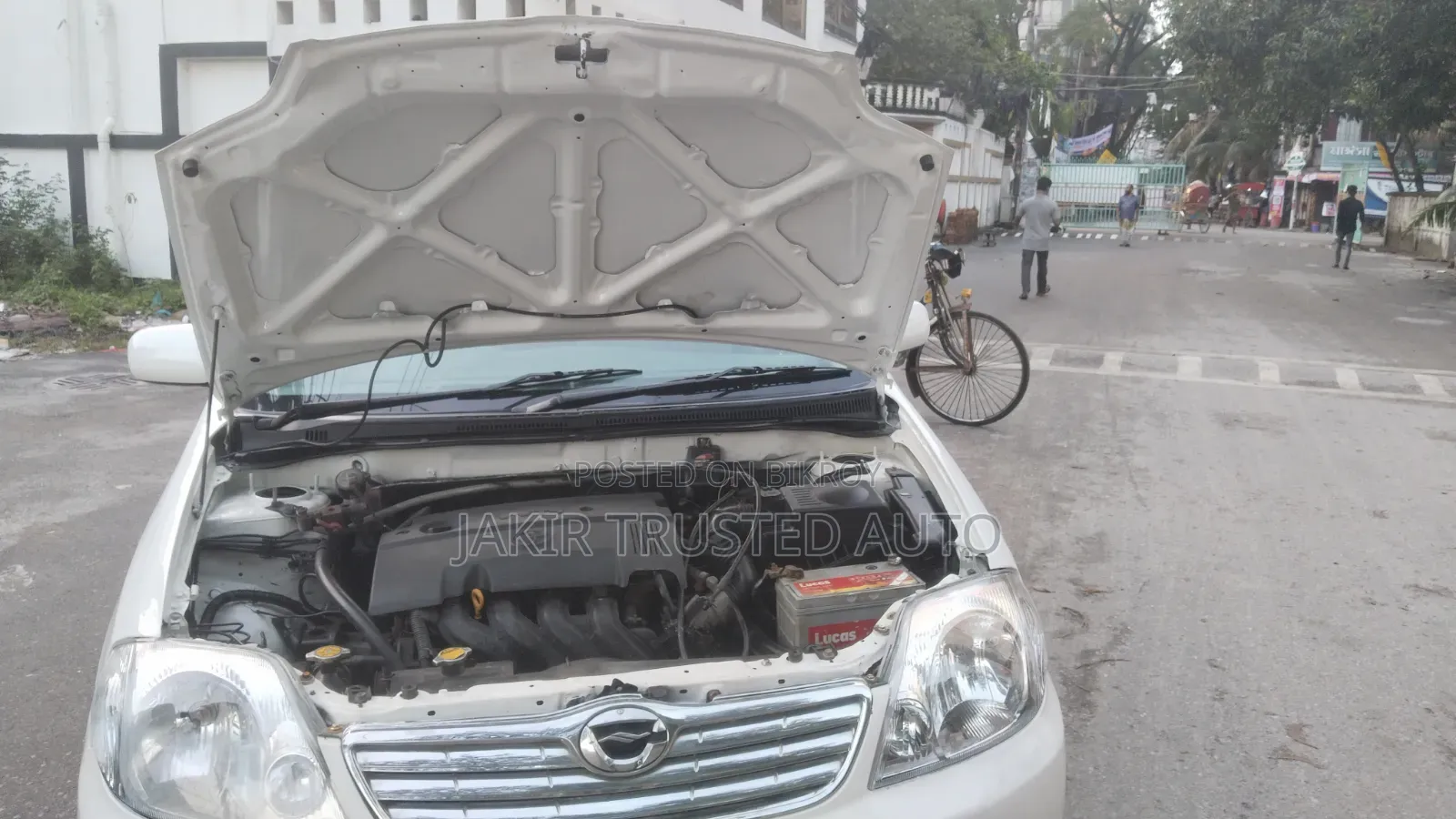 টয়োটা করোল্লা ২০০১ হোয়াইট