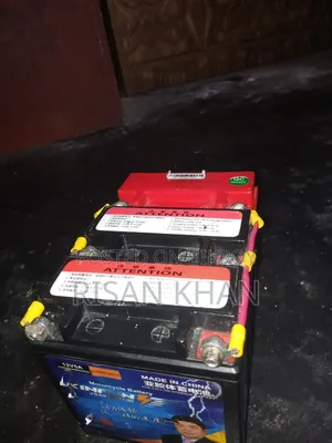 12 Volt 15 Ampere Battery