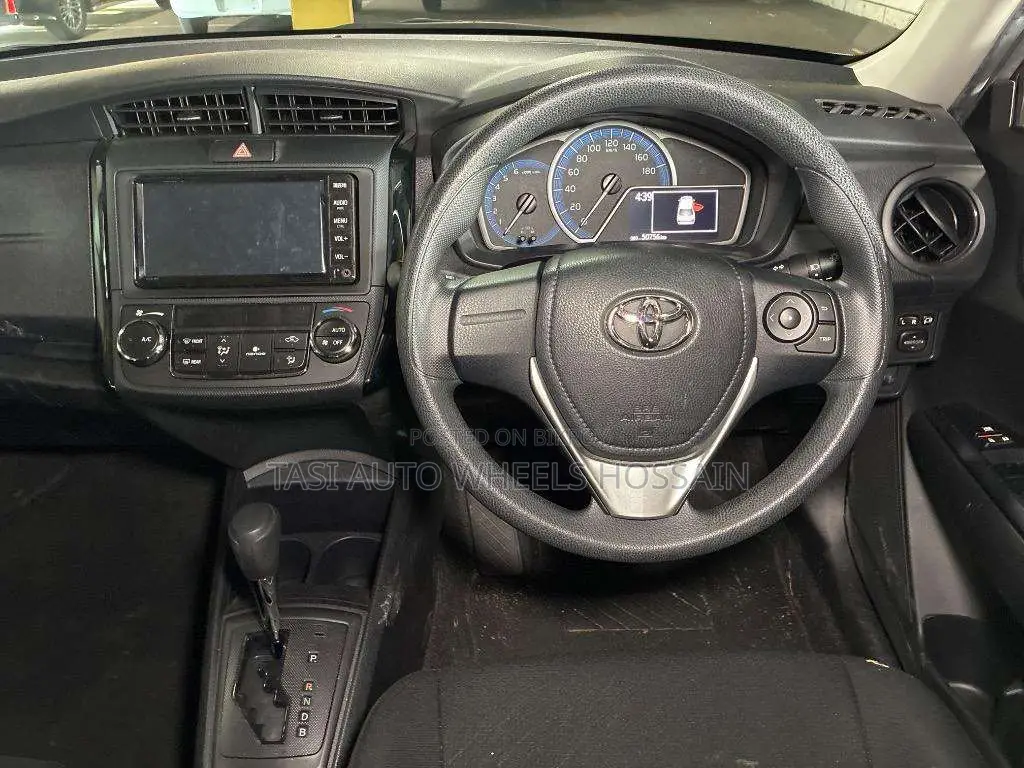 Toyota Axio 2021 Silver