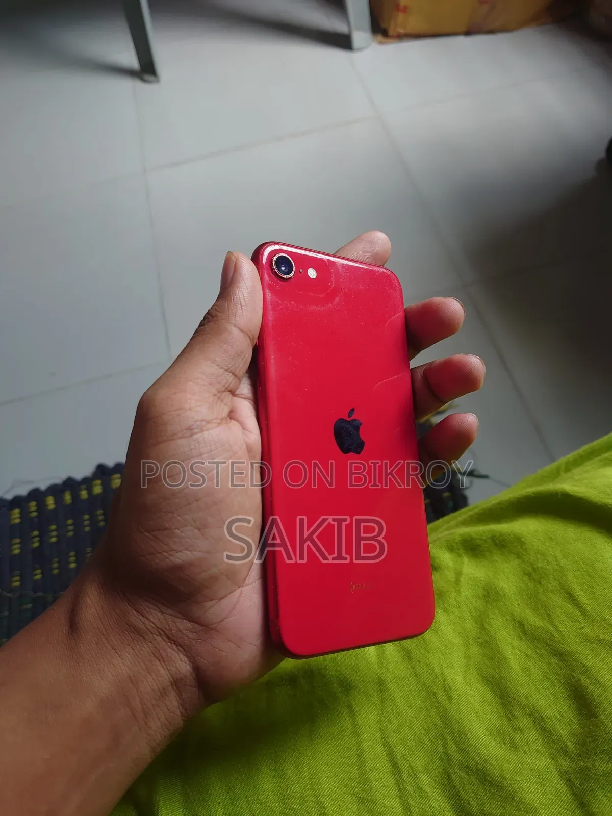 Apple iPhone SE (2020) 128 GB Red