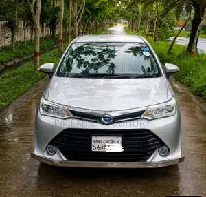 Toyota Corolla Fielder 1.5 Hybrid FWD 2017 Silver