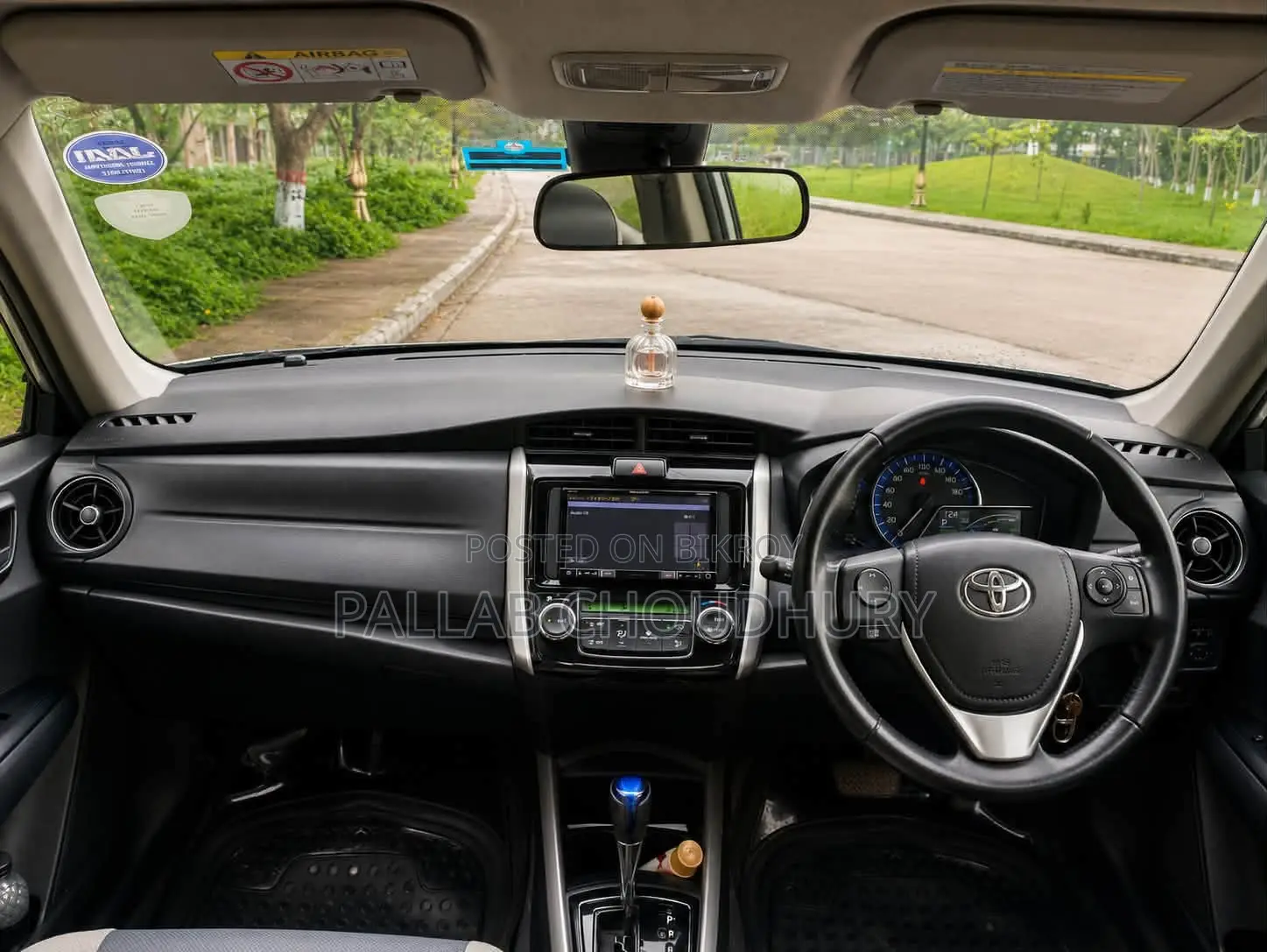 Toyota Corolla Fielder 1.5 Hybrid FWD 2017 Silver