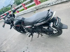 বাজাজ ডিসকভার ১০০ ২০১৫ কালো