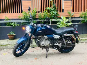 বাজাজ ভি১৫ ২০১৭ নীল