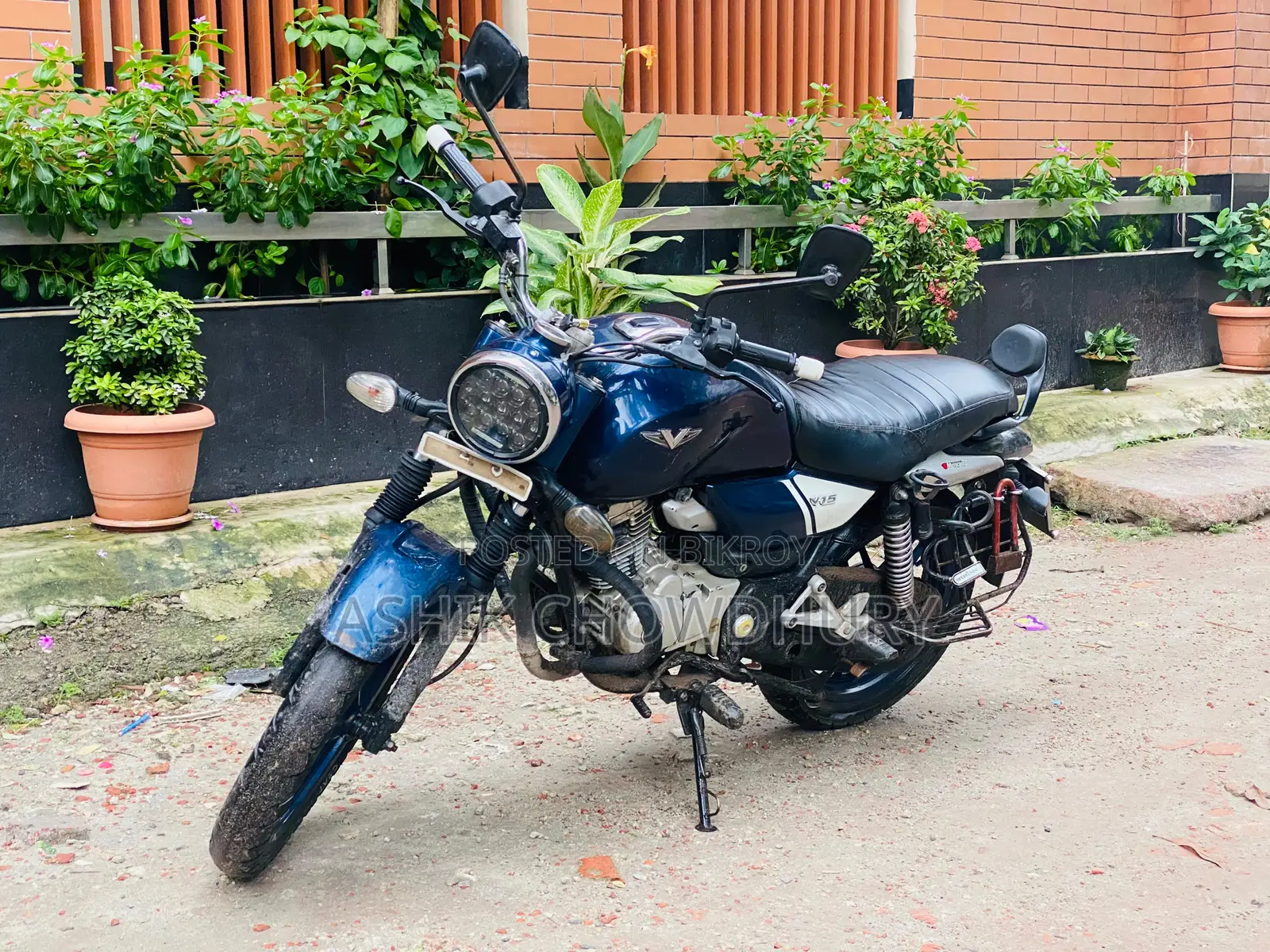 Bajaj V15 2017 Blue