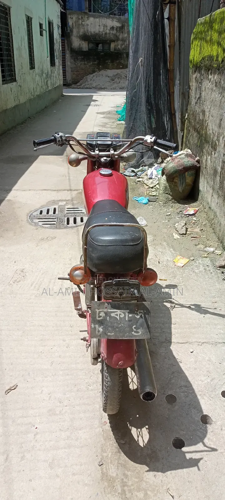 Yamaha 1999 Red
