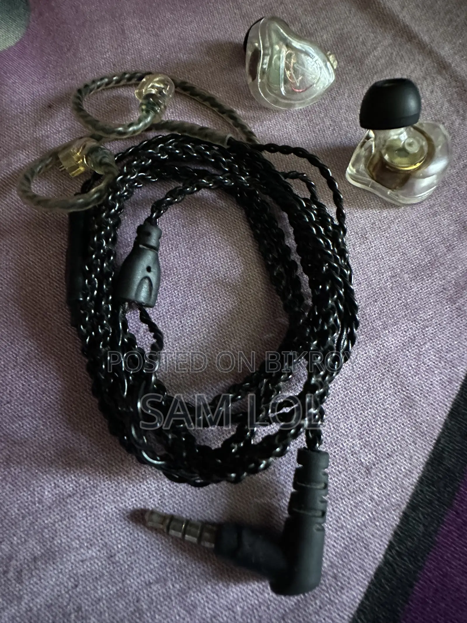 MT1 Earphones for Sell