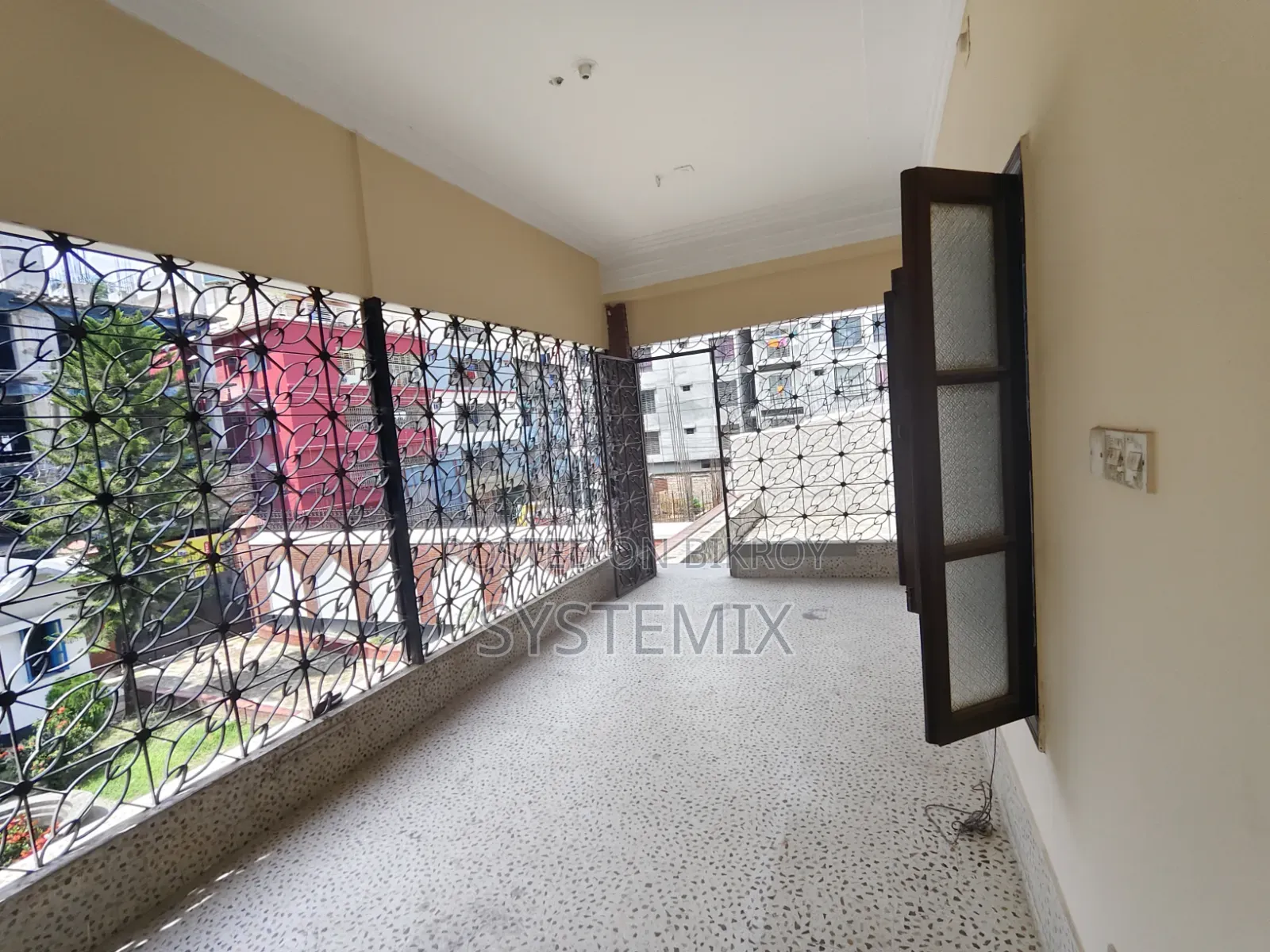 Luxurious Commercial/Corporate Building Rent Advertisement