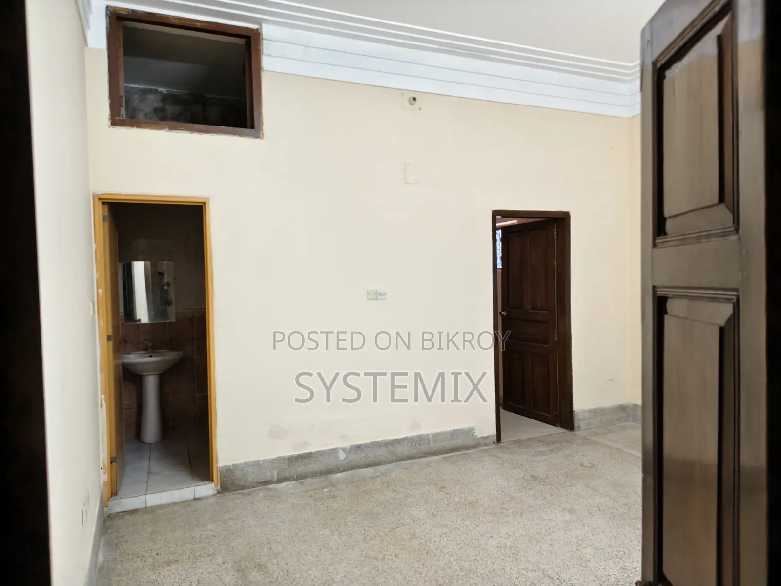 Luxurious Commercial/Corporate Building Rent Advertisement