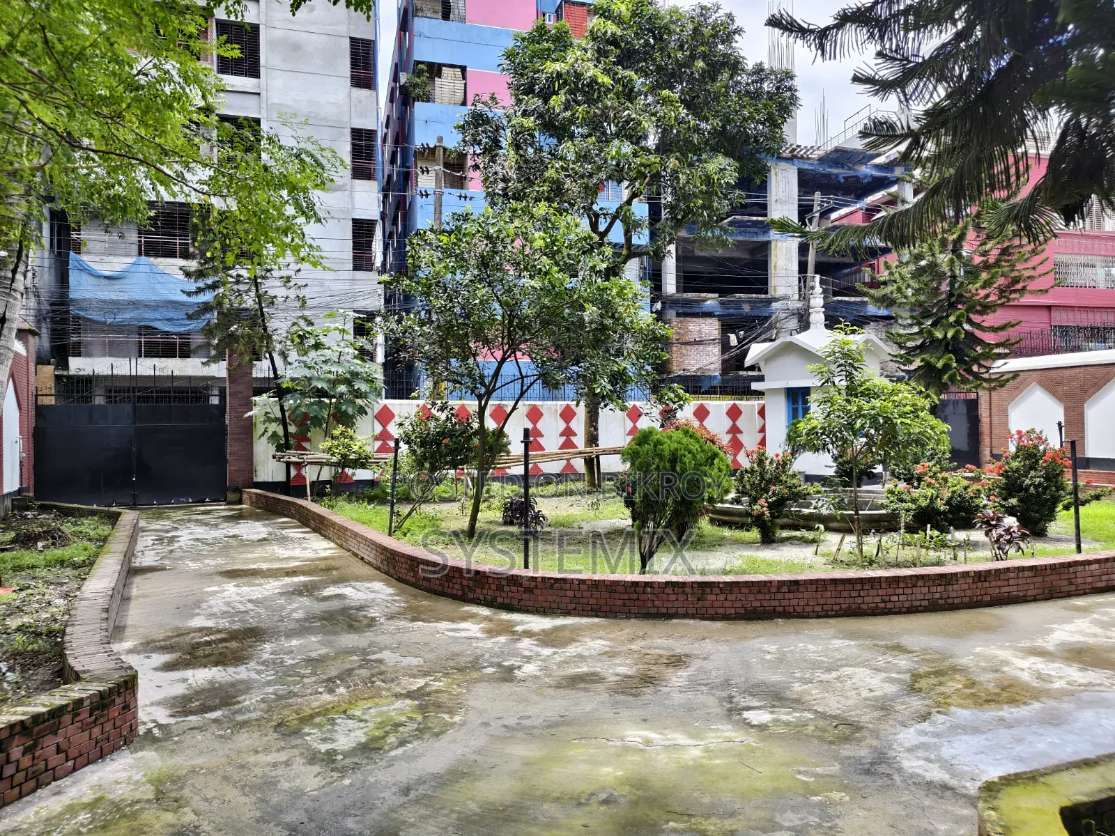 Luxurious Commercial/Corporate Building Rent Advertisement