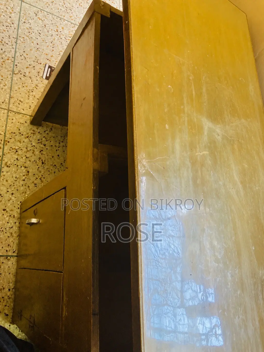 পড়ার টেবিল বাচ্চা বড় সবার জন্য