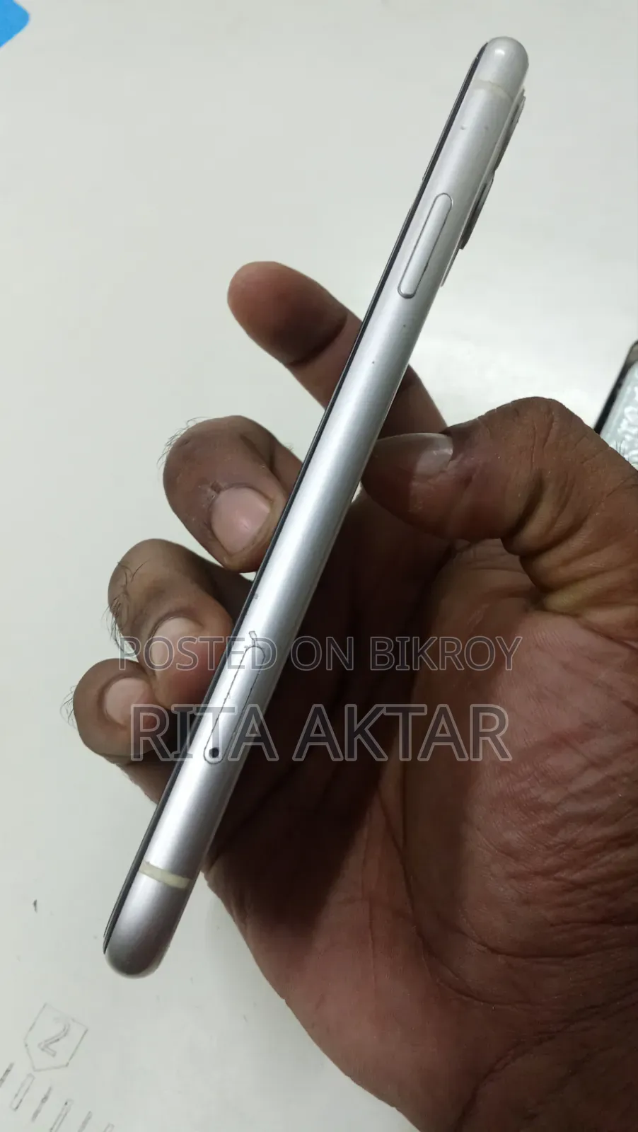 অ্যাপল আইফোন ১১ ১২৮ জিবি হোয়াইট