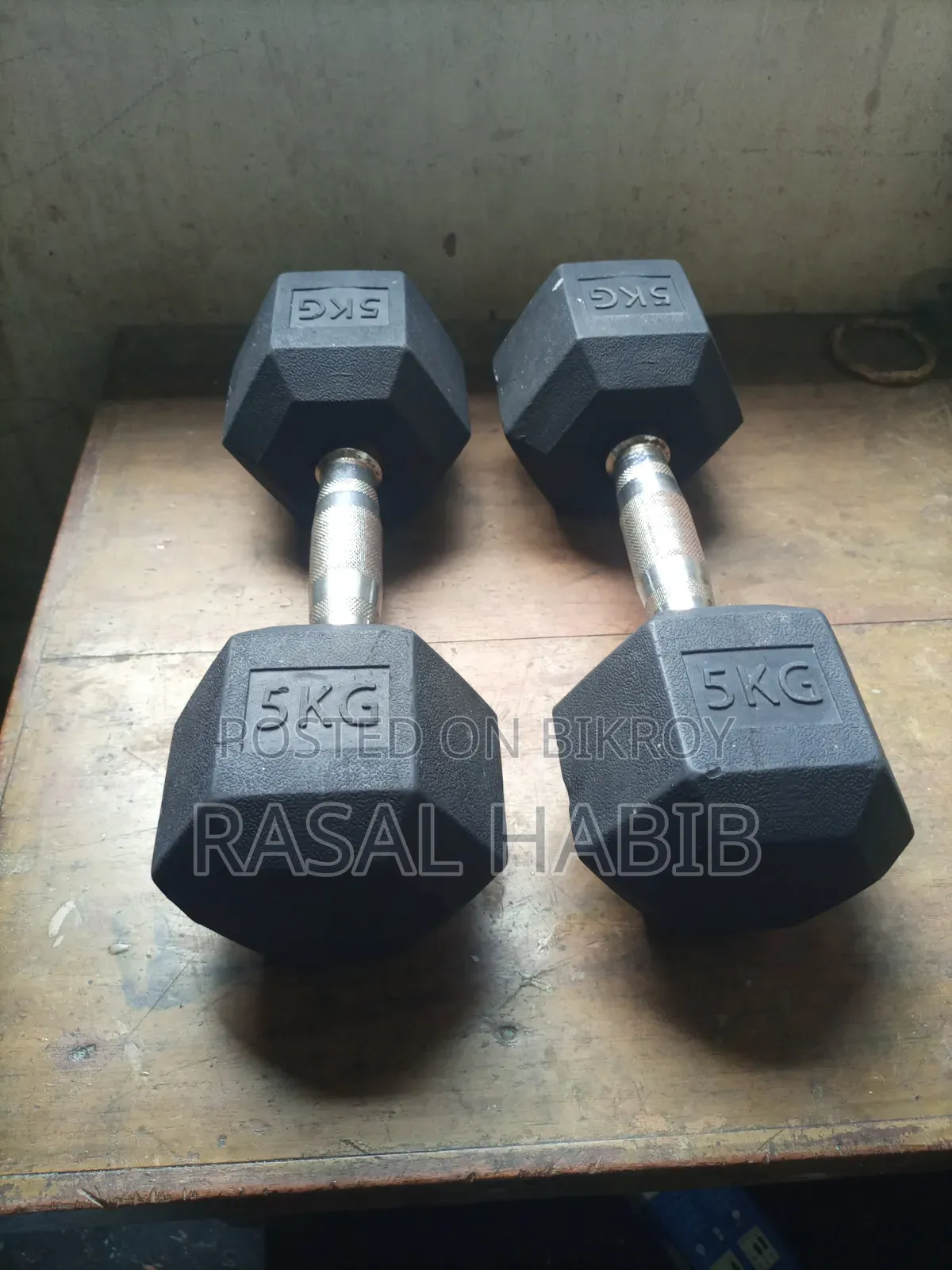 হেক্স ডাম্বেল বিক্রি করা হবে।