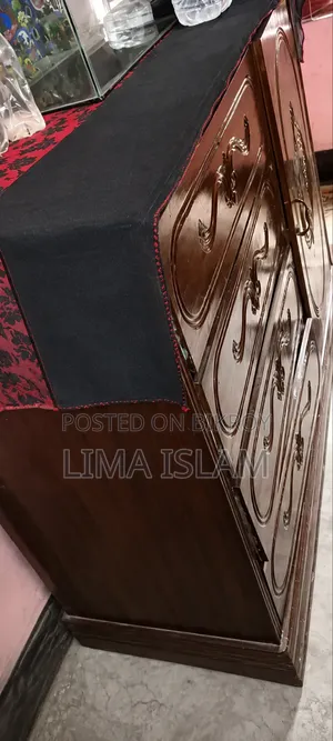 ১ টি সেকন কাঠের ওয়ার্ডড্রব ২ টি সিংগেল সোফা ও একটি ৩ সিটের সোফা