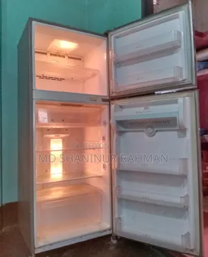 LG. ফ্রিজ টা বিক্রয় করা হবে