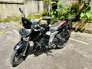 টিভিএস আপাচে আরটিআর ১৬০ ৪ভি ২০২২ ব্ল্যাক