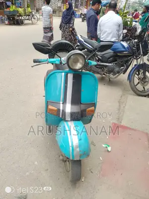 বাজাজ চেতক ২০০১ নীল