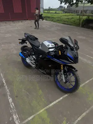 নিউ ইয়ামাহা আর১৫এম ২০২৬ ব্ল্যাক