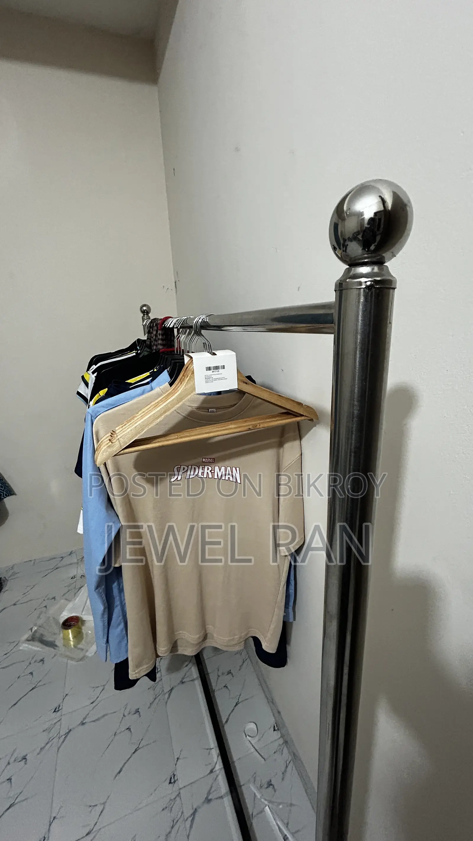 Still Hanger Rack