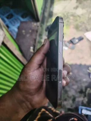 অ্যাপল আইফোন ১৬ প্রো ১২৮ জিবি গোল্ড