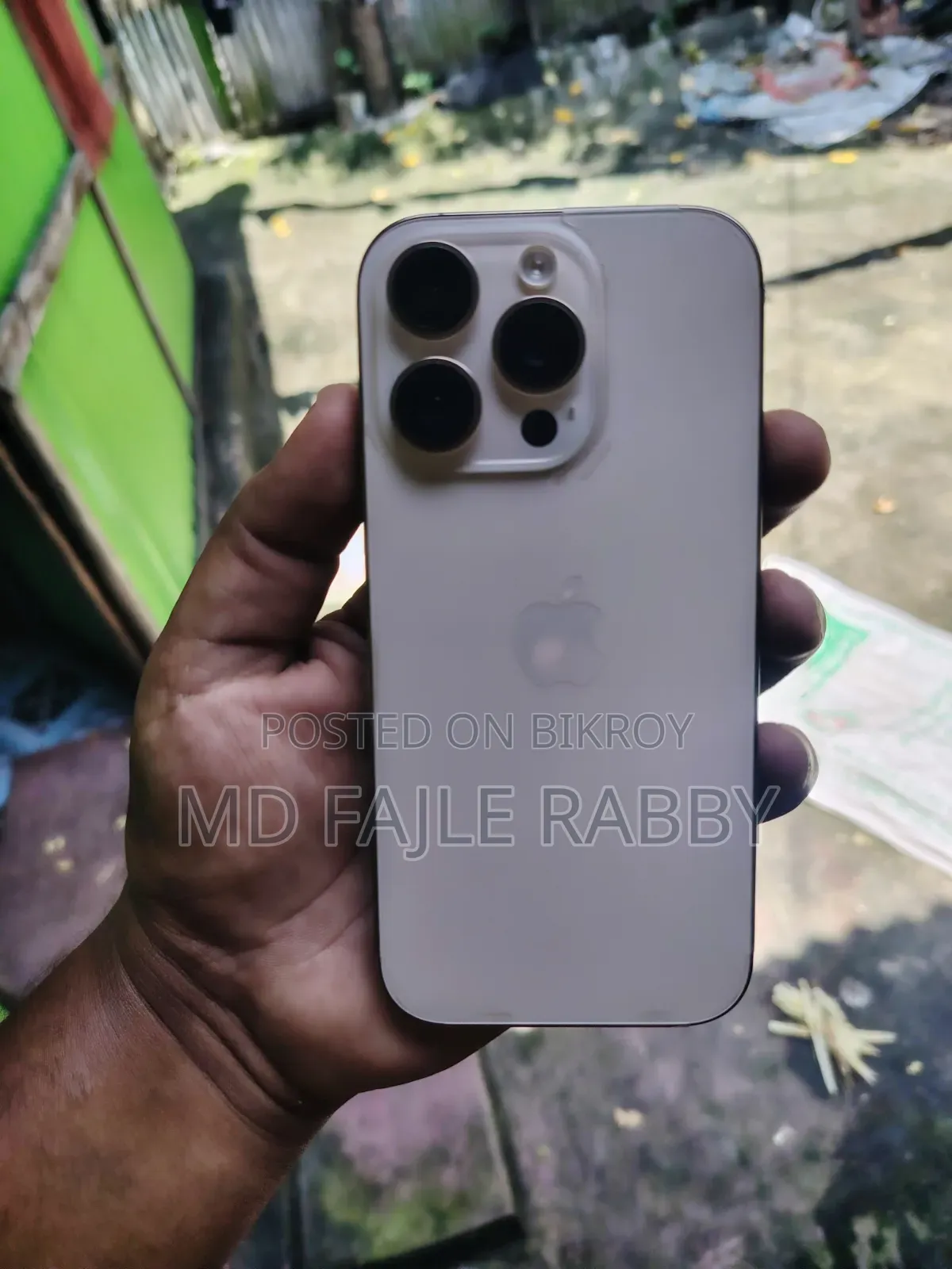 অ্যাপল আইফোন ১৬ প্রো ১২৮ জিবি গোল্ড