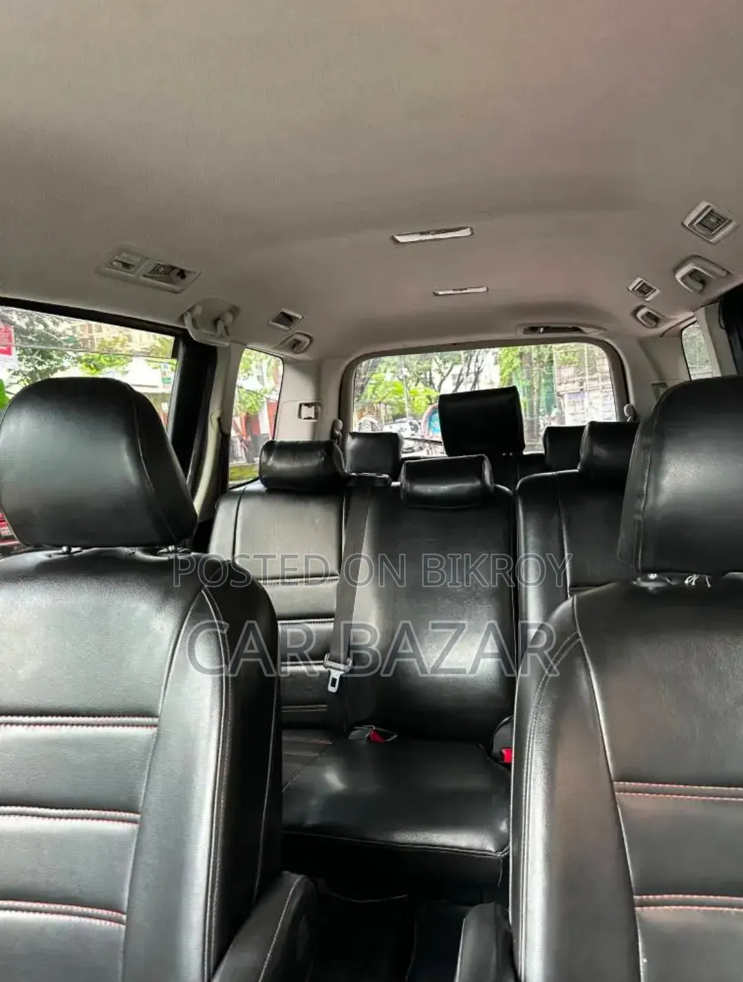 Toyota Noah 2.0 143hp FWD (8 Seater) 2013 Black