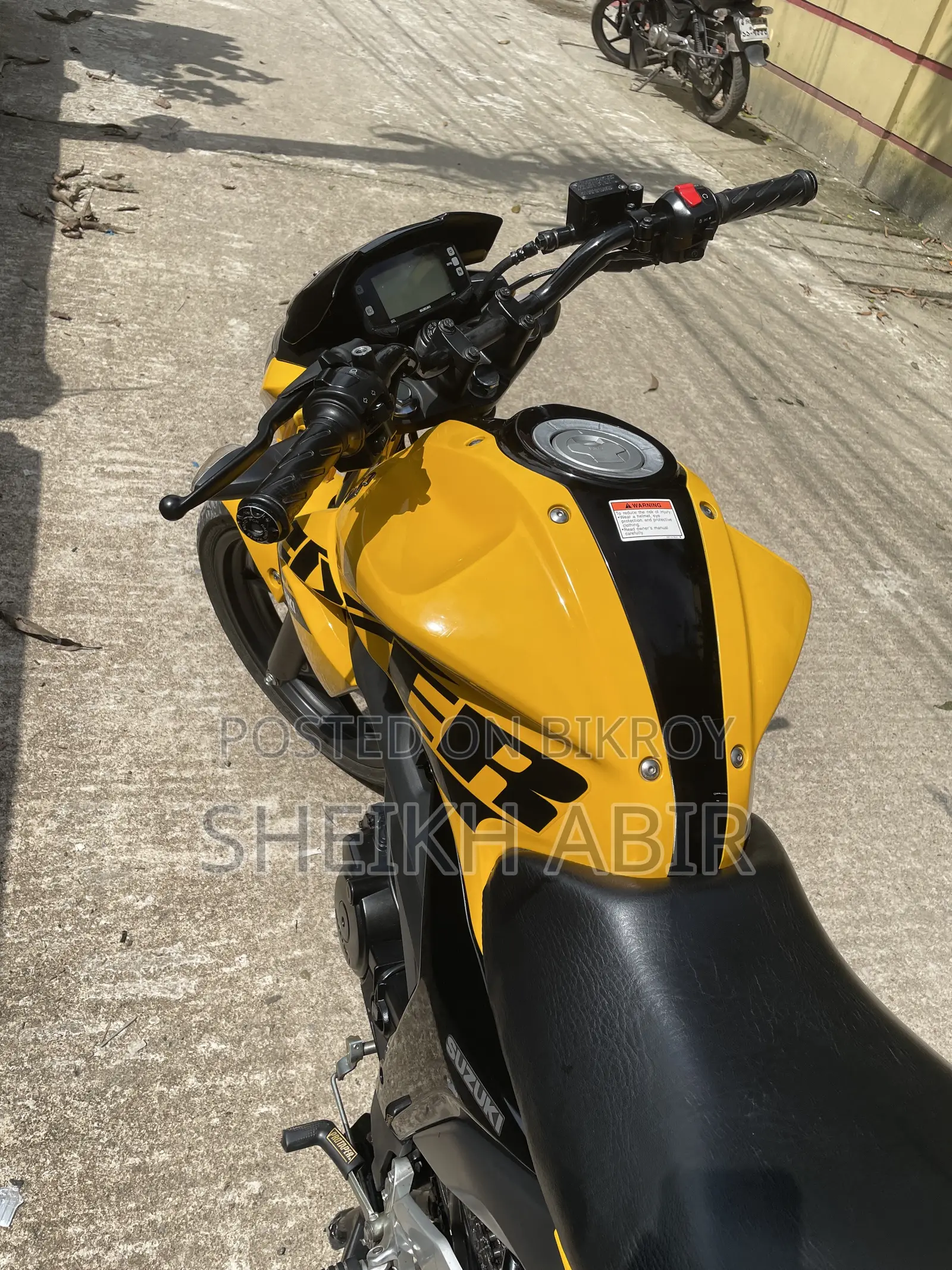 Suzuki Gixxer 2024 Yellow