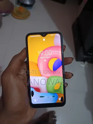 স্যামসাং গ্যালাক্সি এ০১ ১৬ জিবি ব্লু