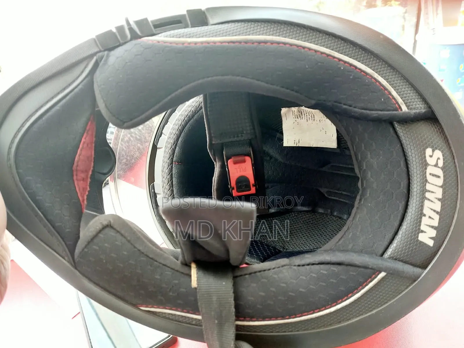 সোম্যান হেলমেট