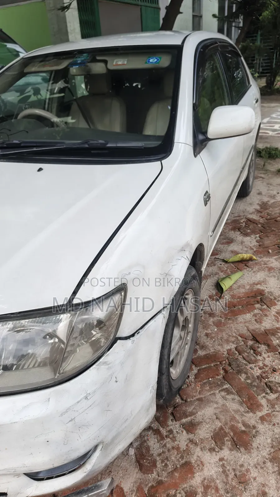 টয়োটা করোল্লা ২০০৪ সাদা
