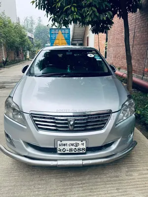 ভাড়ার জন্য প্রিমিয়াম কার