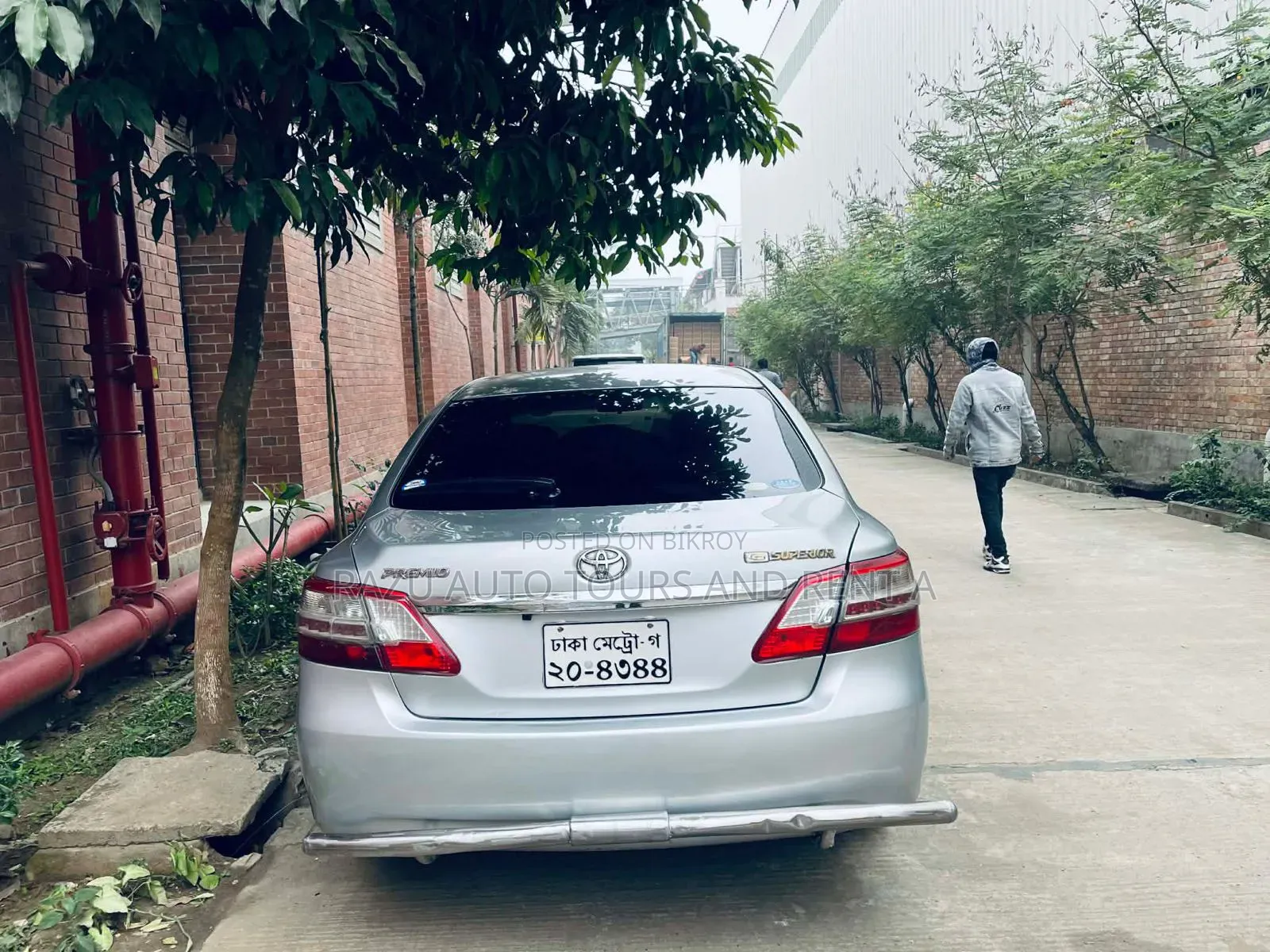 ভাড়ার জন্য প্রিমিয়াম কার