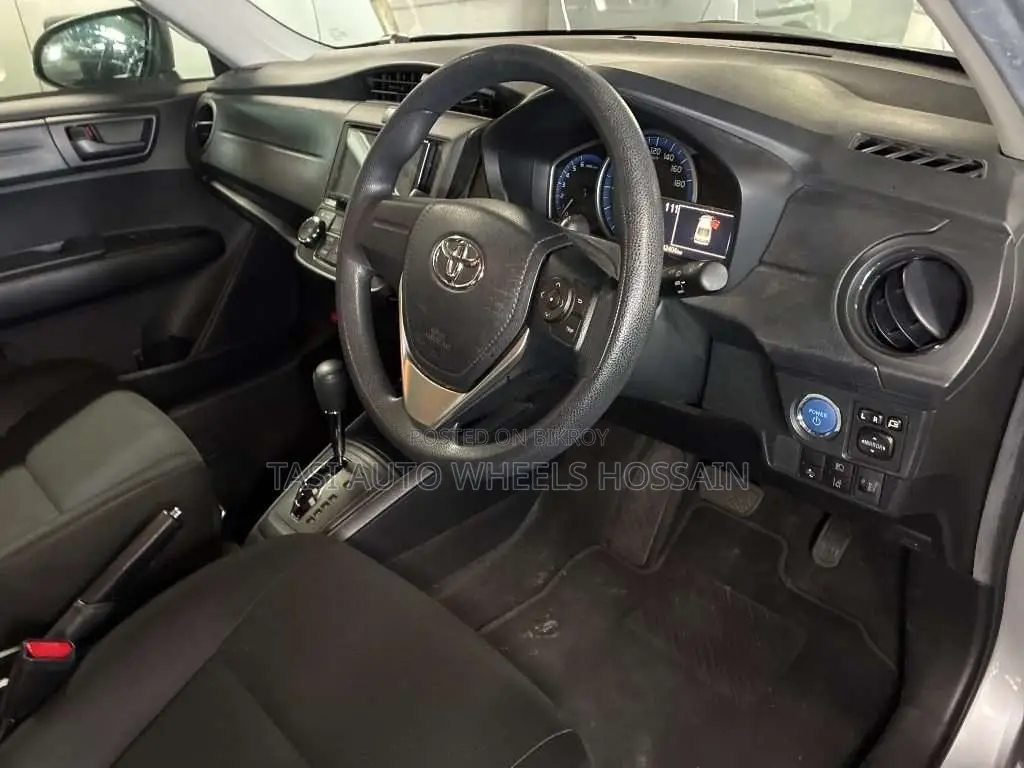 Toyota Axio 2021 Silver