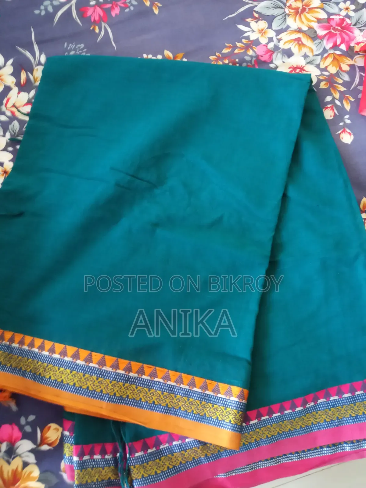 Aarong Sari