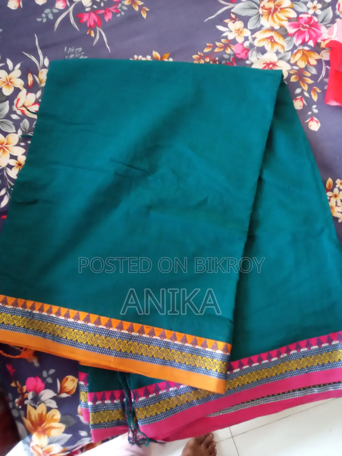 Aarong Sari