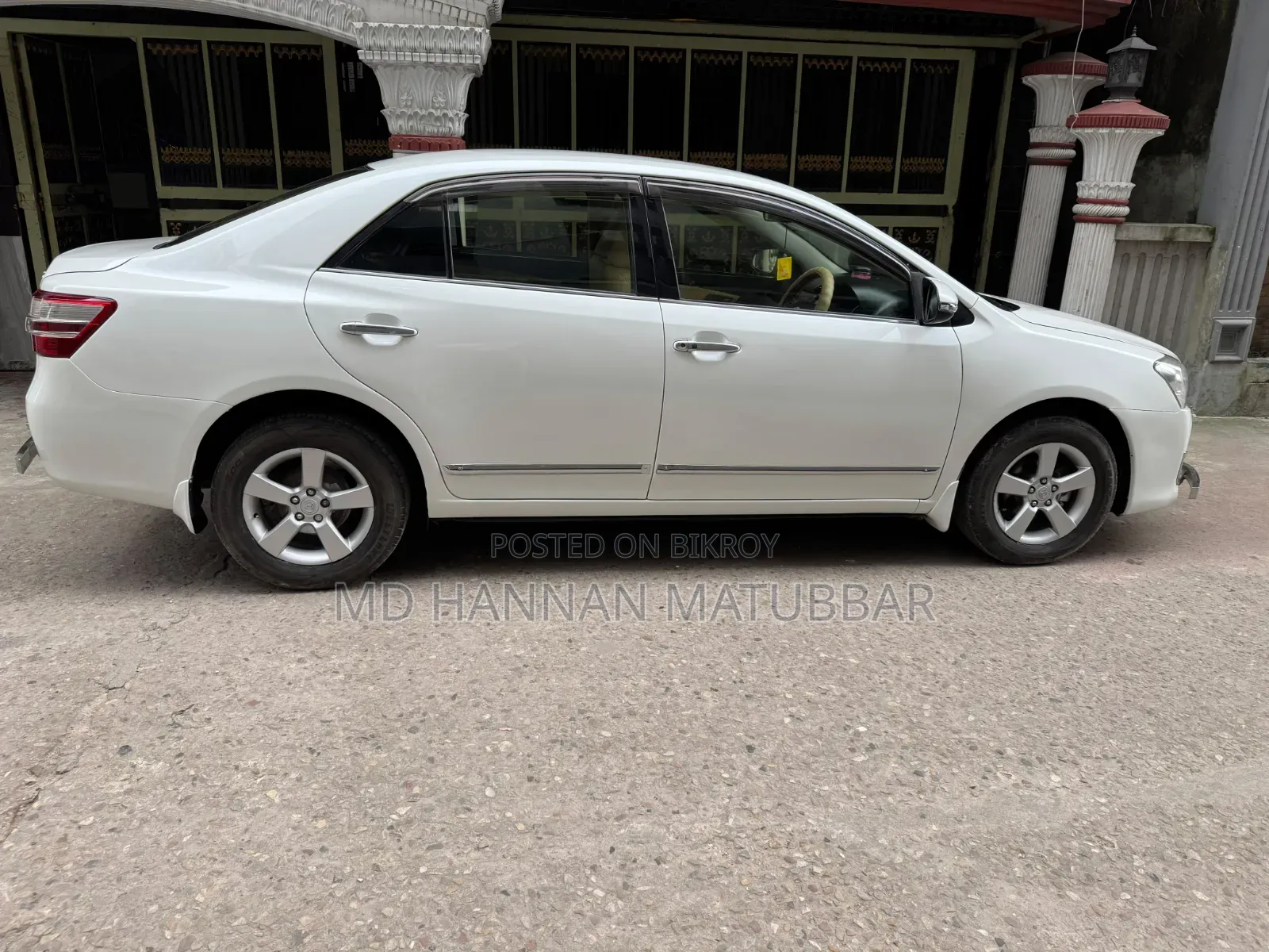 টয়োটা প্রিমিও ২০১৩ পার্ল