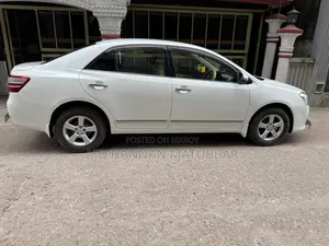 টয়োটা প্রিমিও ২০১৩ পার্ল